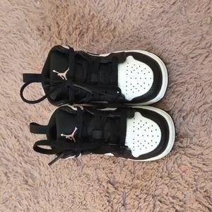 Jordan 1's Toddler Hi Top.